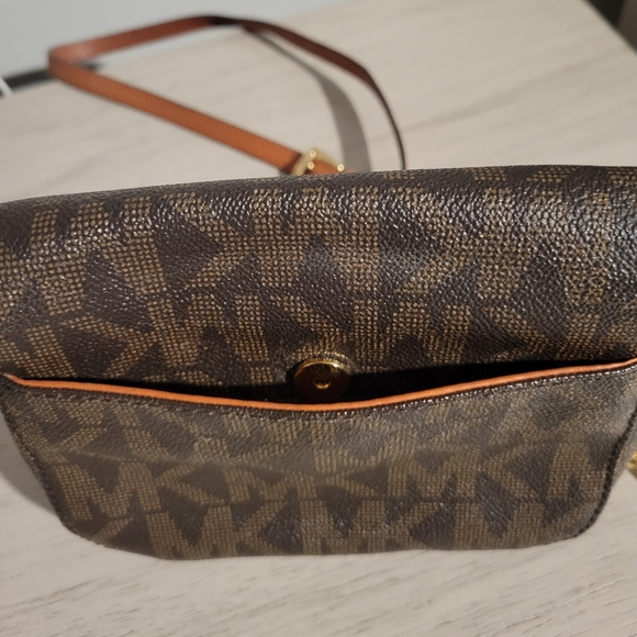 Michael Kors Small Crossbody - Picture 6 of 9